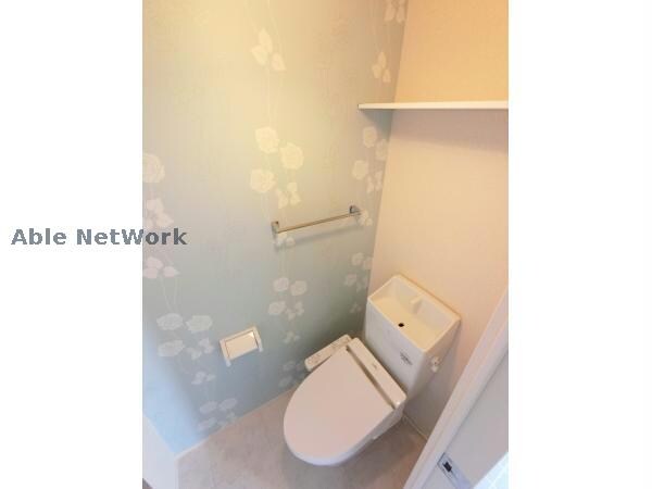 物件内観写真8　(いつも清潔な温水洗浄便座)