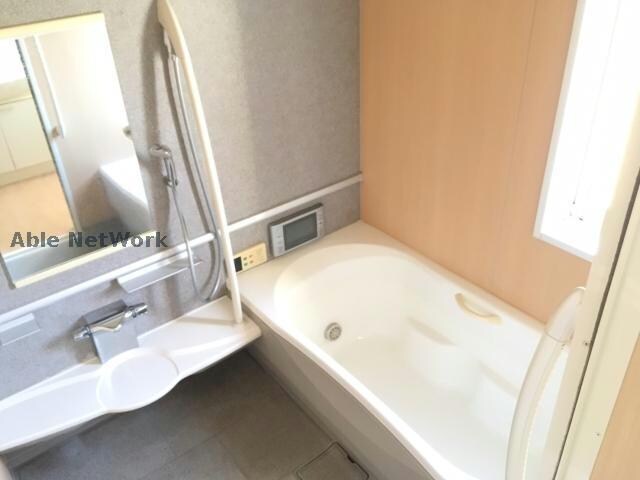 物件内観写真11　(追炊き付き一坪風呂です。)