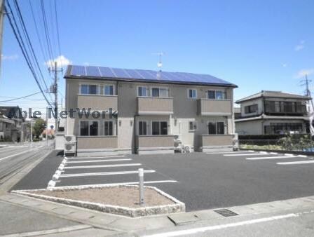 物件外観写真1　(外観からも日当たりの良さが分かります)