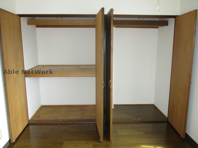 物件内観写真9　(安心の収納量)