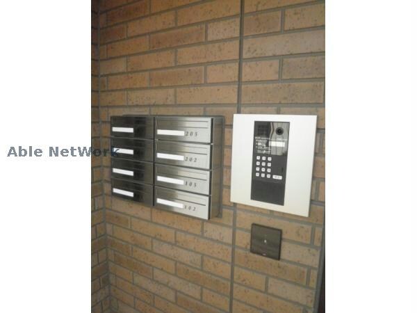 物件外観写真3　(オートロック操作盤)