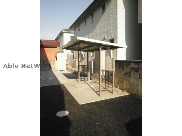 物件外観写真5　(敷地内駐輪場)