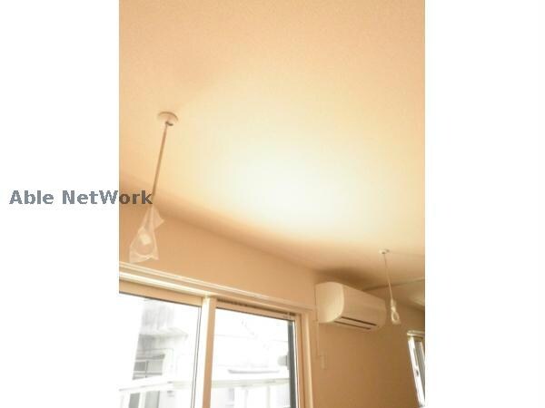 物件内観写真15　(室内物干し)