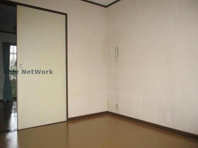 物件内観写真12　(落ち着いた色合いです)