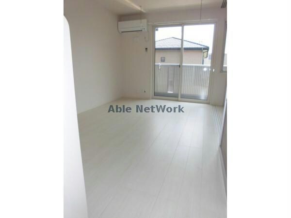 物件内観写真4　(日差しが差し込みます)