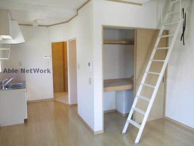 物件内観写真5　(安心の収納量)