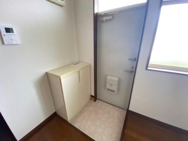 物件内観写真3　(シューズボックス付き)