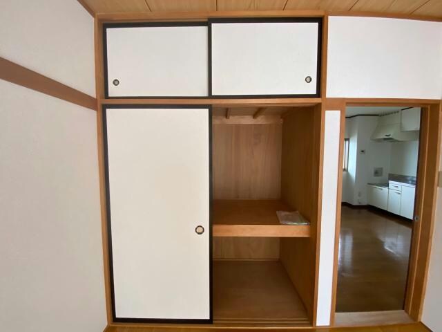 物件内観写真8　(安心の収納量)