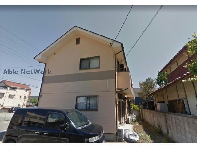 物件外観写真3　(敷地内駐車場)