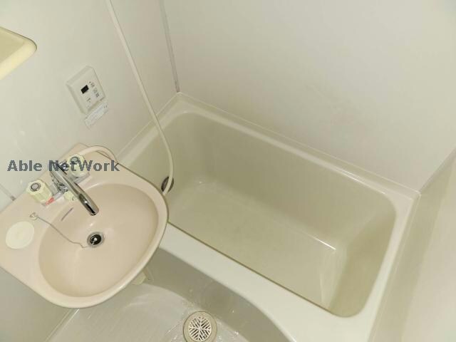 物件内観写真12　(ゆったり疲れを癒せます)