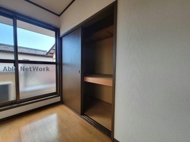 物件内観写真14　(安心の収納量)