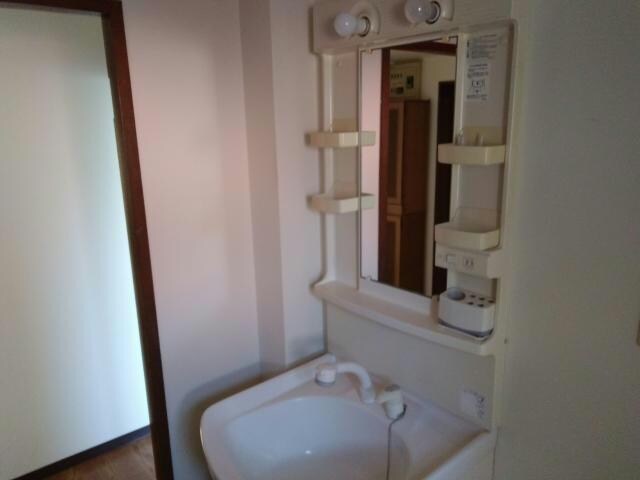 物件内観写真11　(嬉しい独立洗面台)