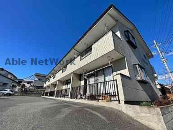 エントランス部分(外観からも日当たりの良さが分かります)