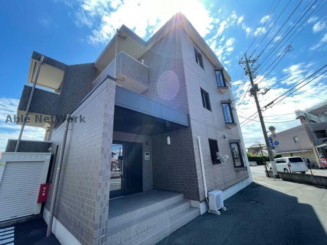 物件外観写真2　(おしゃれなエントランス)