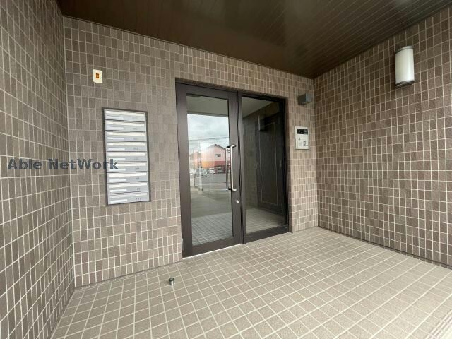 物件外観写真5　(おしゃれなエントランス)