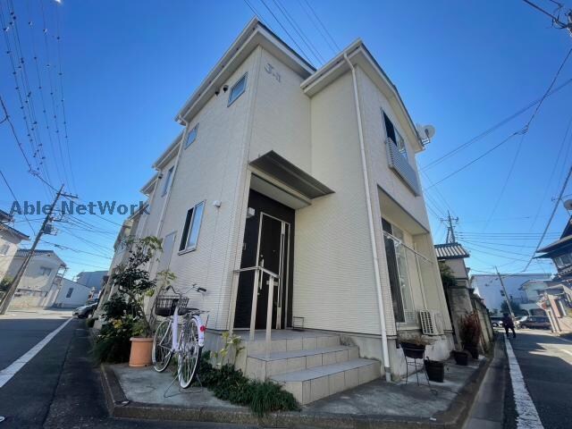 物件外観写真2　(おしゃれな外観です)