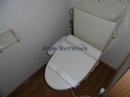 物件内観写真15　(温水洗浄便座です)