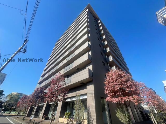 物件外観写真2　(広々したエントランスホール)