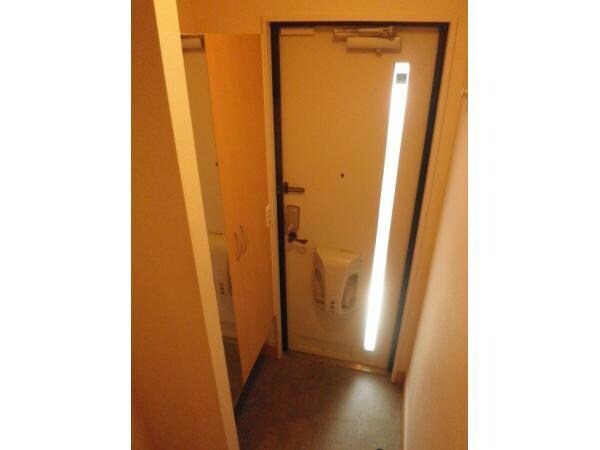 物件内観写真14　(大きなシューズボックス付き。)