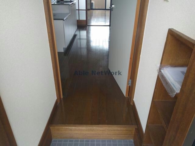 物件内観写真5　(下足箱付です)