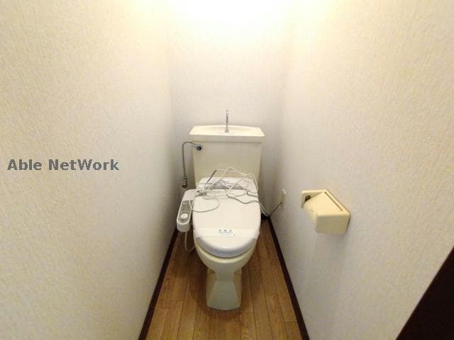 物件内観写真11　(温水洗浄便座付きです)