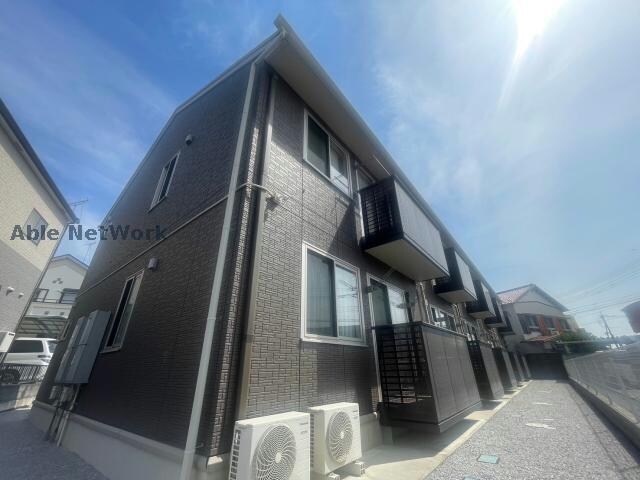 物件外観写真1　(おしゃれな外観です。)