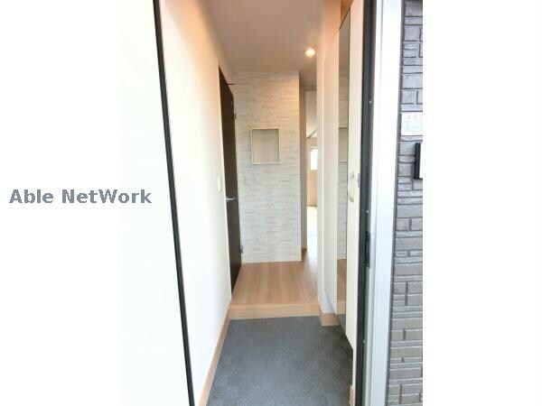 物件内観写真11　(玄関から室内が見えない仕様です。)