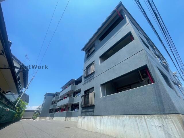 物件外観写真1　(南側です)