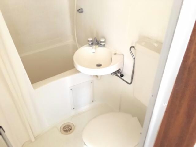 物件内観写真9　(掃除しやすい3点ユニット)