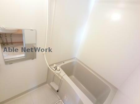 物件内観写真8　(キレイなお風呂です。)