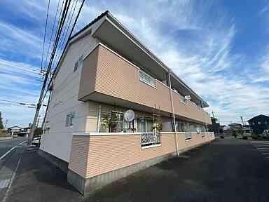 物件外観写真2　(陽当りの良い建物です)