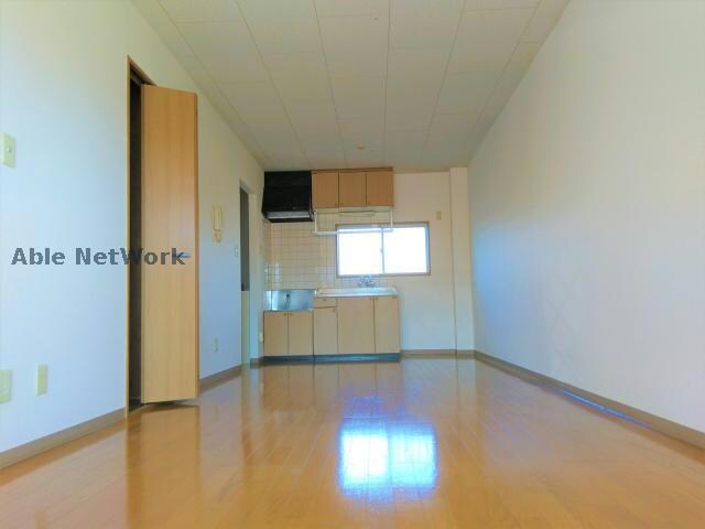 物件内観写真12　(広々リビング！)