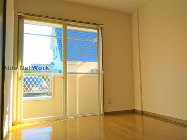 物件内観写真16　(日が差し込みます)