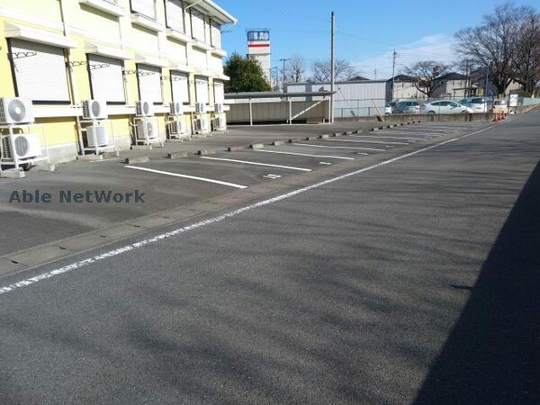 駐車場(駐車がしやすいです)