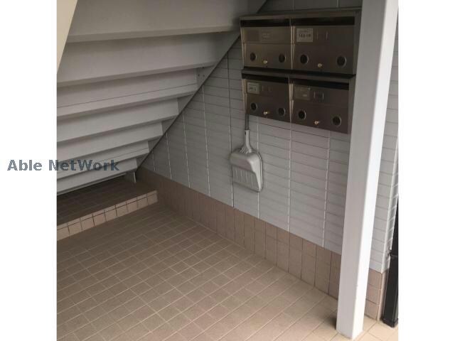 物件外観写真2　(集合ポスト)