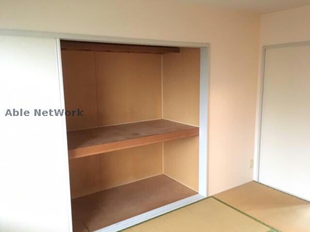 物件内観写真7　(収納は大容量です。)