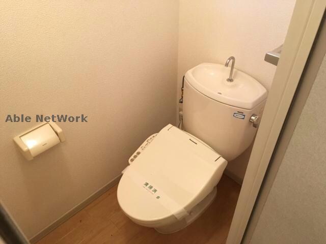 物件内観写真10　(温水洗浄便座付きです。)