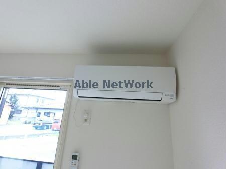 物件内観写真16　(エアコンは3台付きです。)