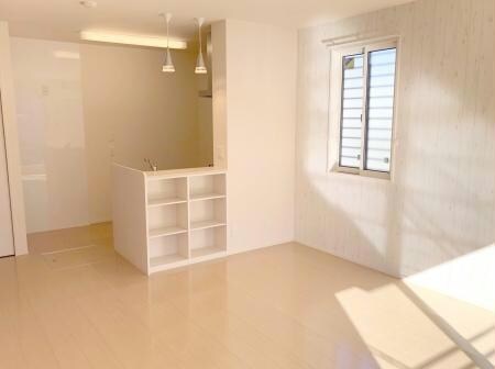 物件内観写真6　(日当たりの良いリビングです。)