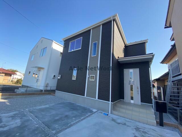 物件外観写真2　(スタイリッシュな外観☆)