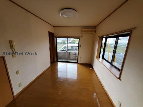 リビングダイニング