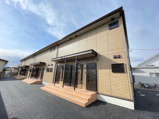 物件外観写真1　(ペットも日当たりの良さに◎)