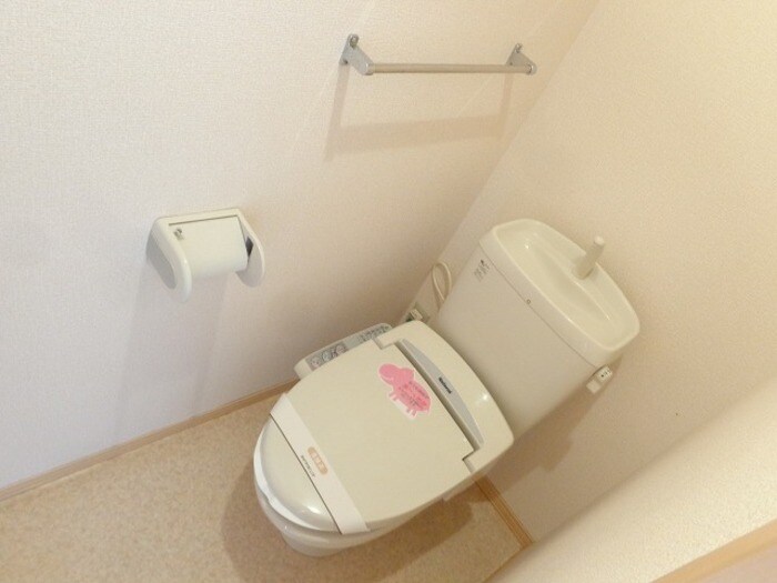 物件内観写真5　(温水洗浄暖房便座)