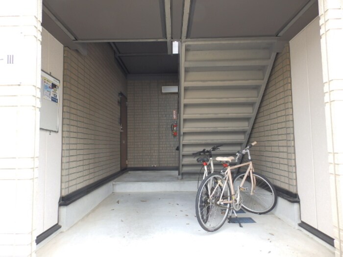 物件外観写真2　(エントランス)