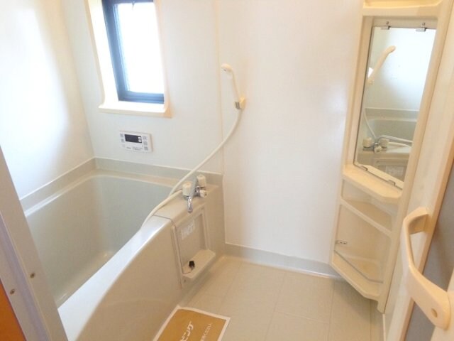 物件内観写真7　(バス・トイレ別)