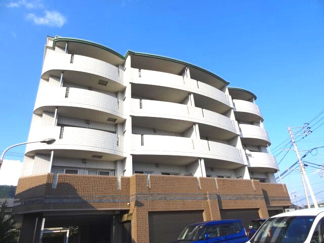 物件外観写真1　(2018年10月撮影)