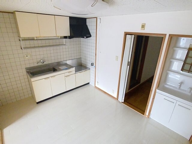 物件内観写真3　(現況が相違する場合は現況を優先致します。2025年9月撮影。)