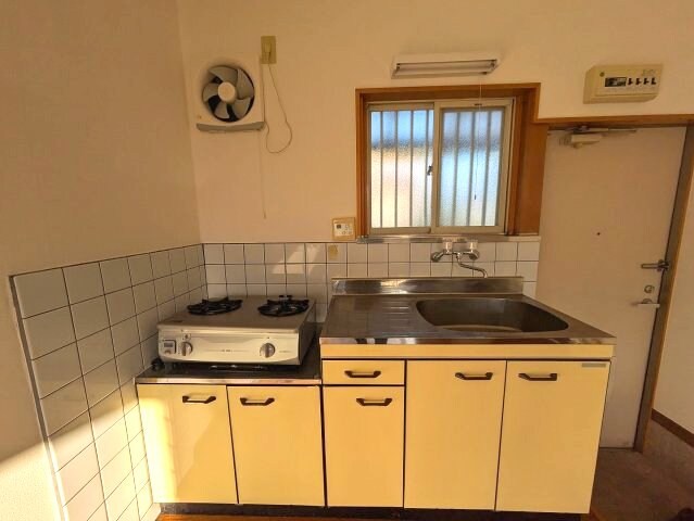 玄関(2025年1月撮影※現況を優先致します。)