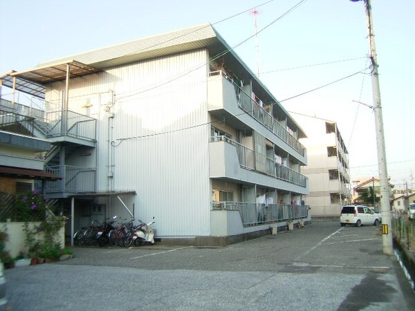 外観(2005年11月撮影)