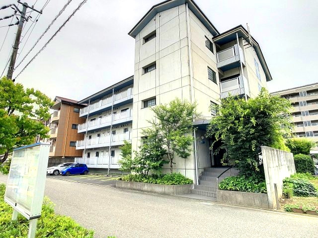 物件外観写真1　(2022年6月撮影)